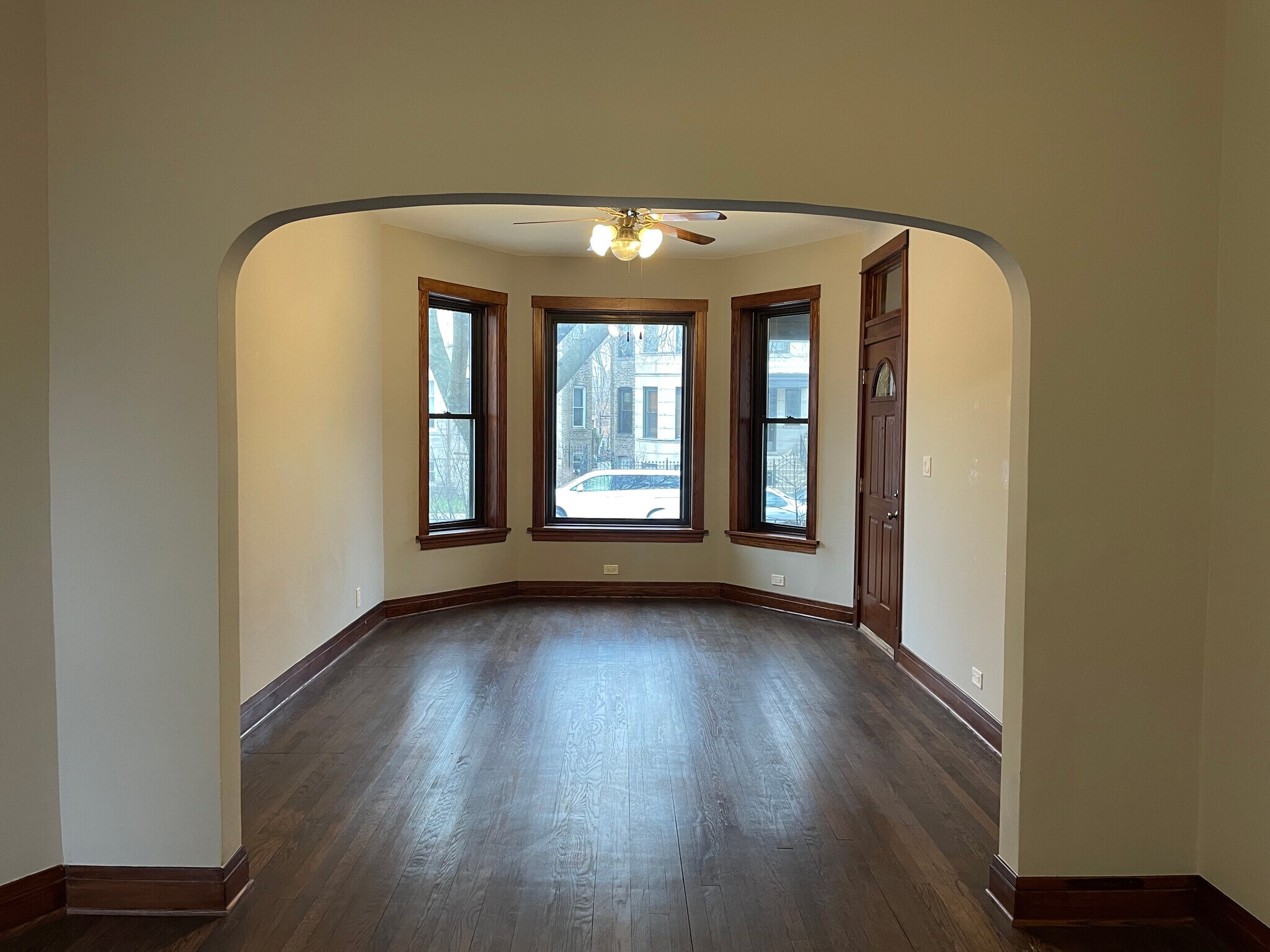 Building Photo - 2421 N Kimball Ave