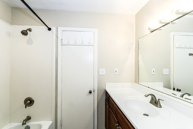 Building Photo - 2517 33rd St