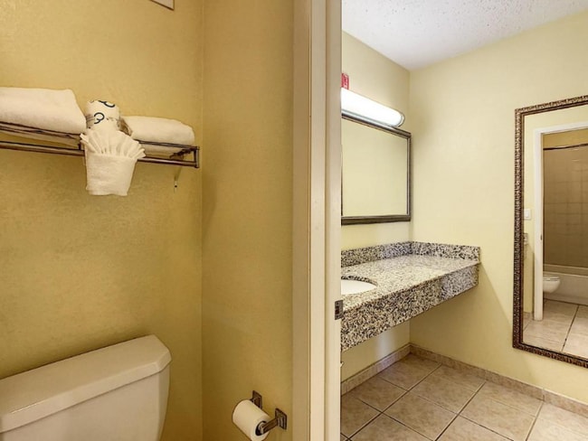 Building Photo - 8700 S Orange Blossom Trl