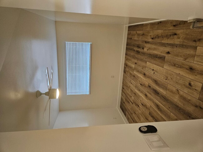 Building Photo - 6623 E Cheery Lynn Rd