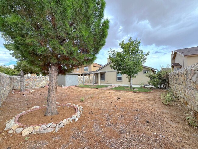 Building Photo - 14193 Patriot Point Dr