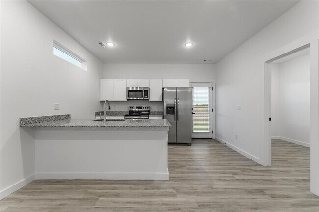 Building Photo - 751 St Charles Pl