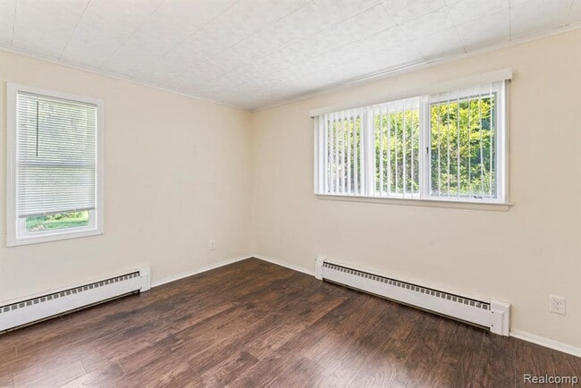 Building Photo - 4350 Otter Lake Rd