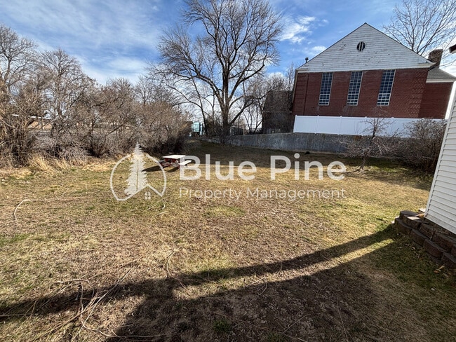Building Photo - 309 S Milton Ave