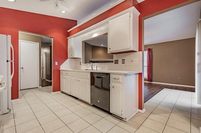 Building Photo - 2709 Pennington Ave