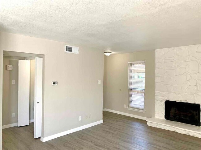 Building Photo - 10650 Steppington Dr
