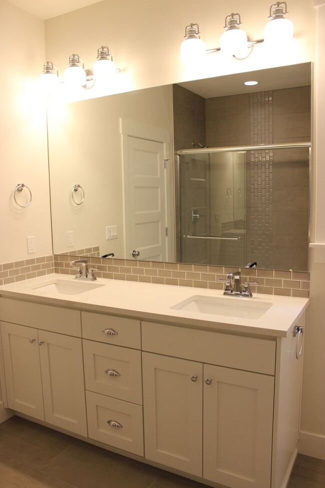 Building Photo - Gorgeous home in Brookswood Crossing avail...