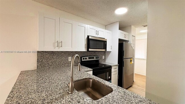 Building Photo - 1084 Coral Club Dr