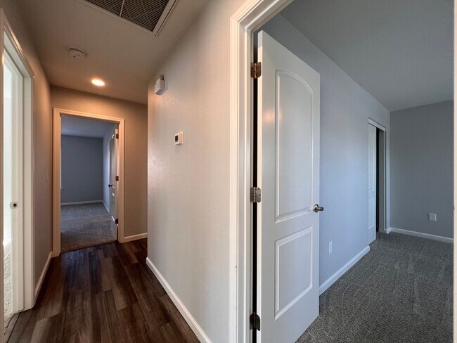 Building Photo - 4 Bedroom 2 Bathroom Fallon Home