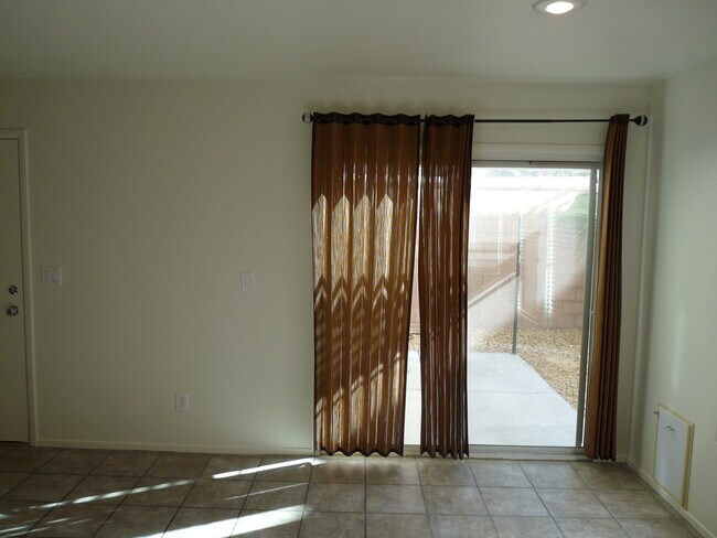 Building Photo - SOUTHWEST 3 BEDROOM, 2.5 BATH WITH LOFT