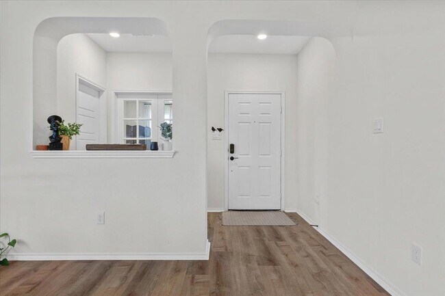 Building Photo - 201 Texas Jack Dr
