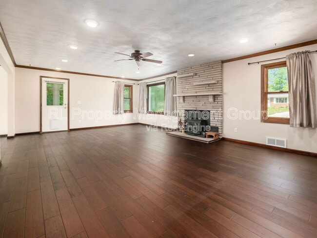 Building Photo - 2517 Minerva Lake Rd