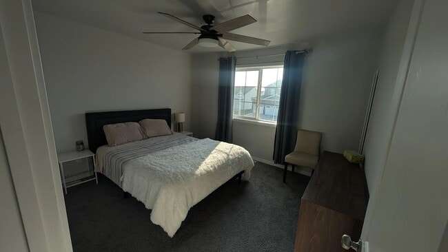 Building Photo - Furnished Queen Room with Closet & Private Bath