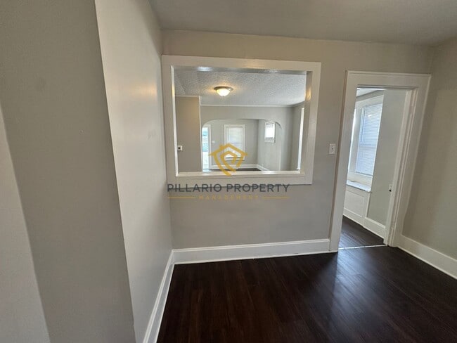 Building Photo - Stylish & Updated 3 Bedroom / 1.5 Bath Home – Move-In Ready!