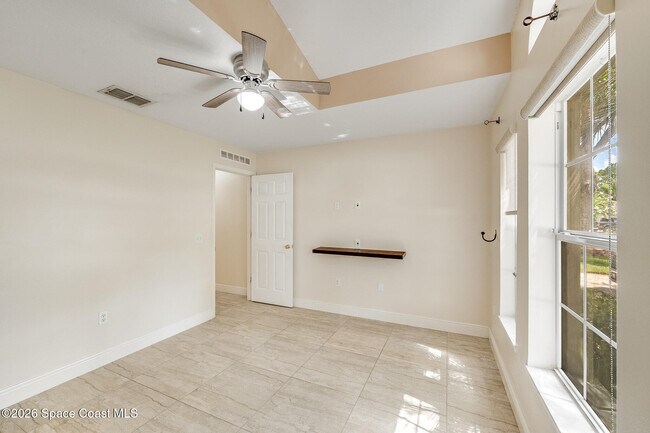 Building Photo - 537 Mason Dr