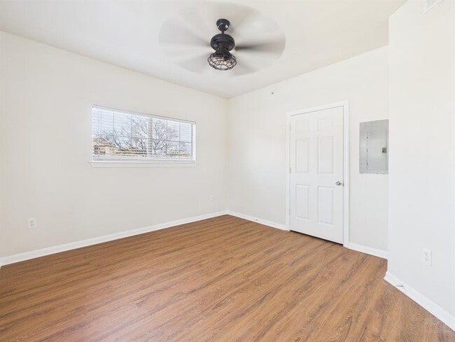 Building Photo - 2320 Gracy Farms Ln