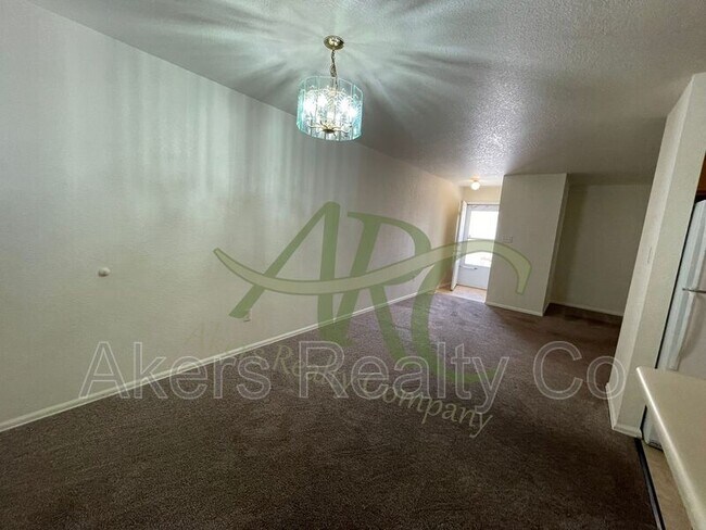 Building Photo - 2730 Poplar St