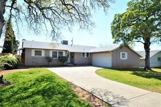 Building Photo - Charming 3 bedroom 2 bath Home in the Forward Addition