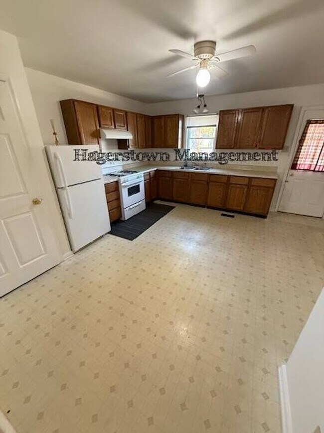 Building Photo - 518 S Cannon Ave