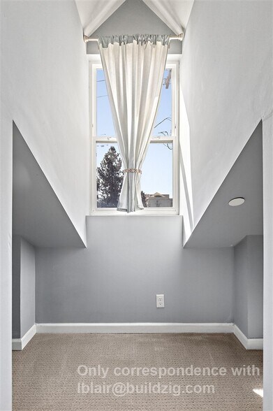 Building Photo - 404 Webster St
