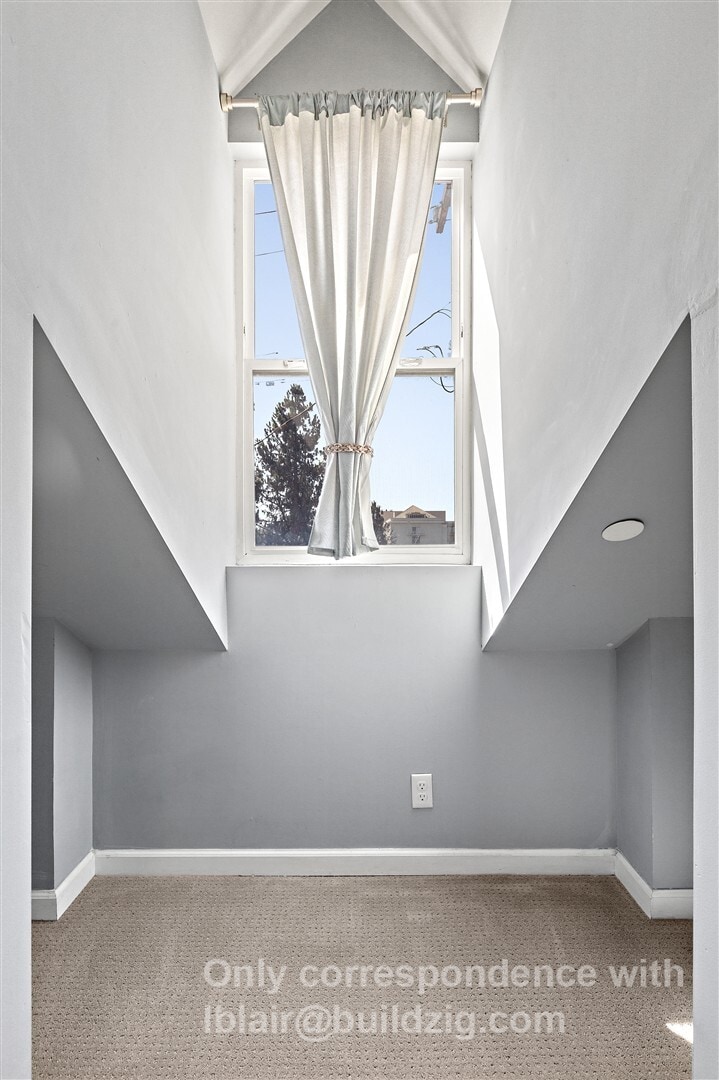 Building Photo - 404 Webster St