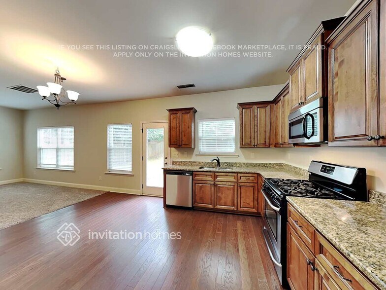 Building Photo - 193 Fairway Dr