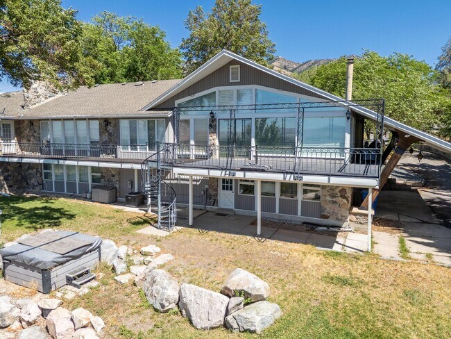 Building Photo - 531 Edgehill Dr