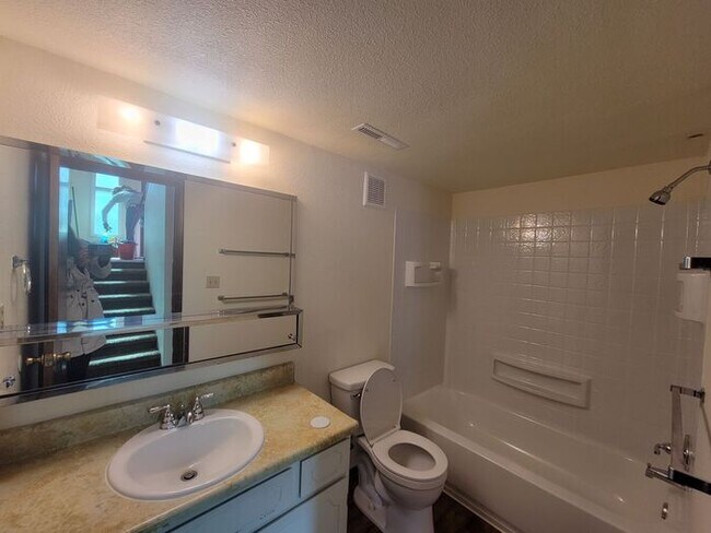 Building Photo - Great 2 Bedroom/1 Bath Duplex with 1 Car Attached Garage in Northeast Loveland, CO