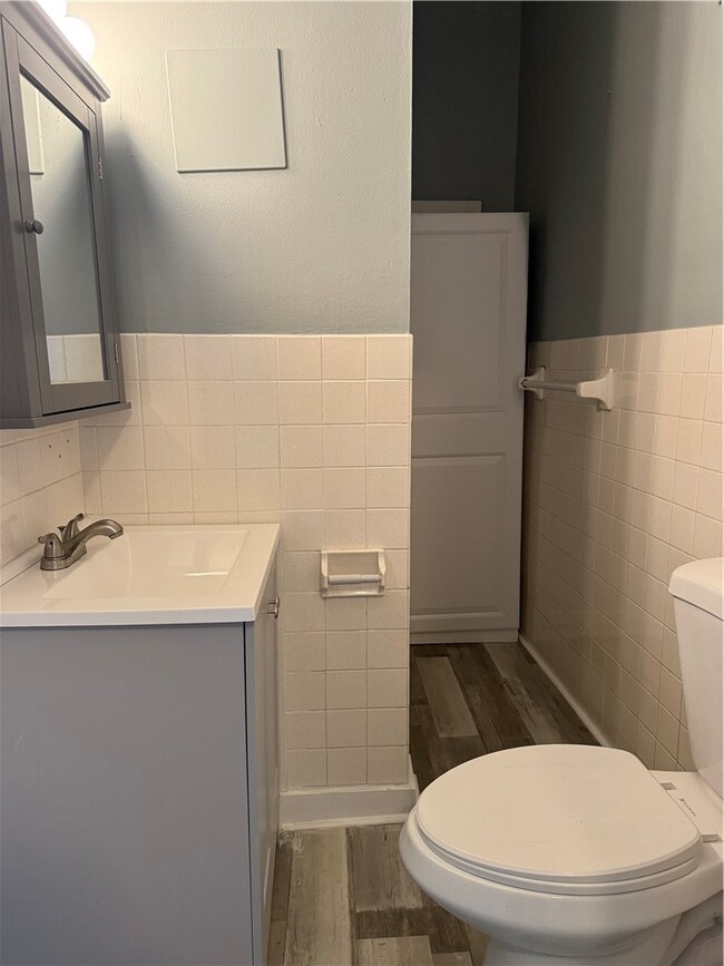 Building Photo - 249 Princeton Ave