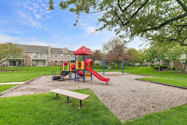 Building Photo - 2838 Meadow Ln