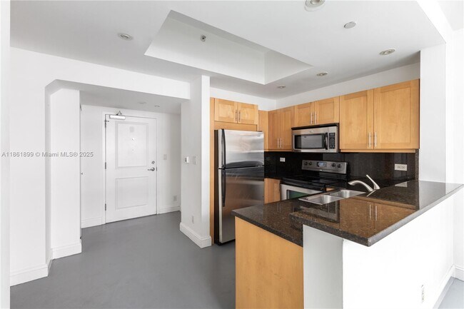 Building Photo - 111 E Flagler St