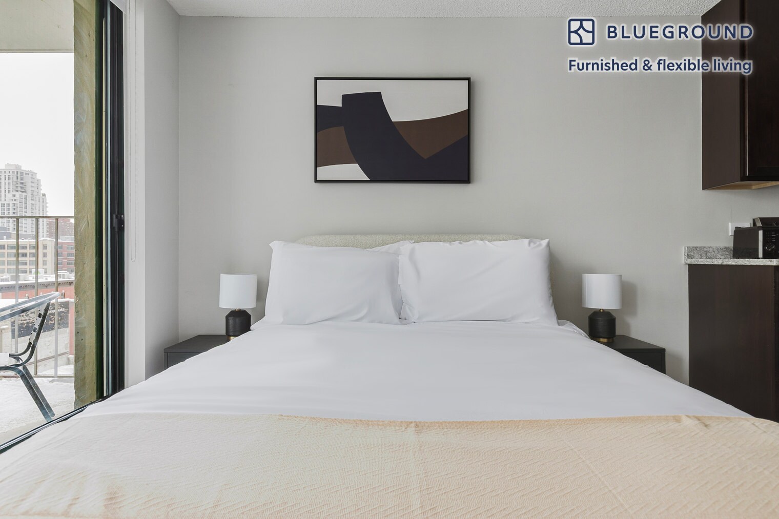 Building Photo - 77 W Huron St