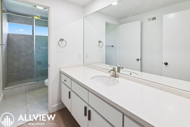 Building Photo - Recently Renovated Two-Story Home in Jasmi...