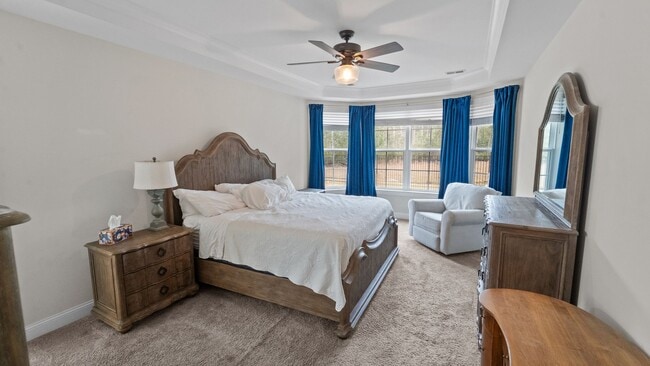 Building Photo - Spacious 6-Bedroom Waterfront Home in Richmond Hill, GA