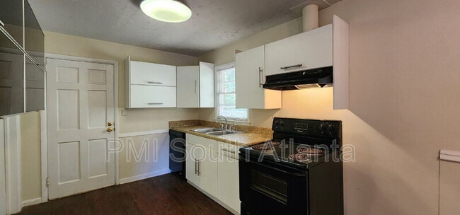 Building Photo - 5573 Cypress Dr