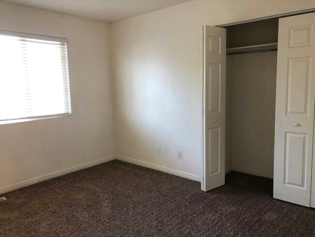 Building Photo - 1175 S 200 W