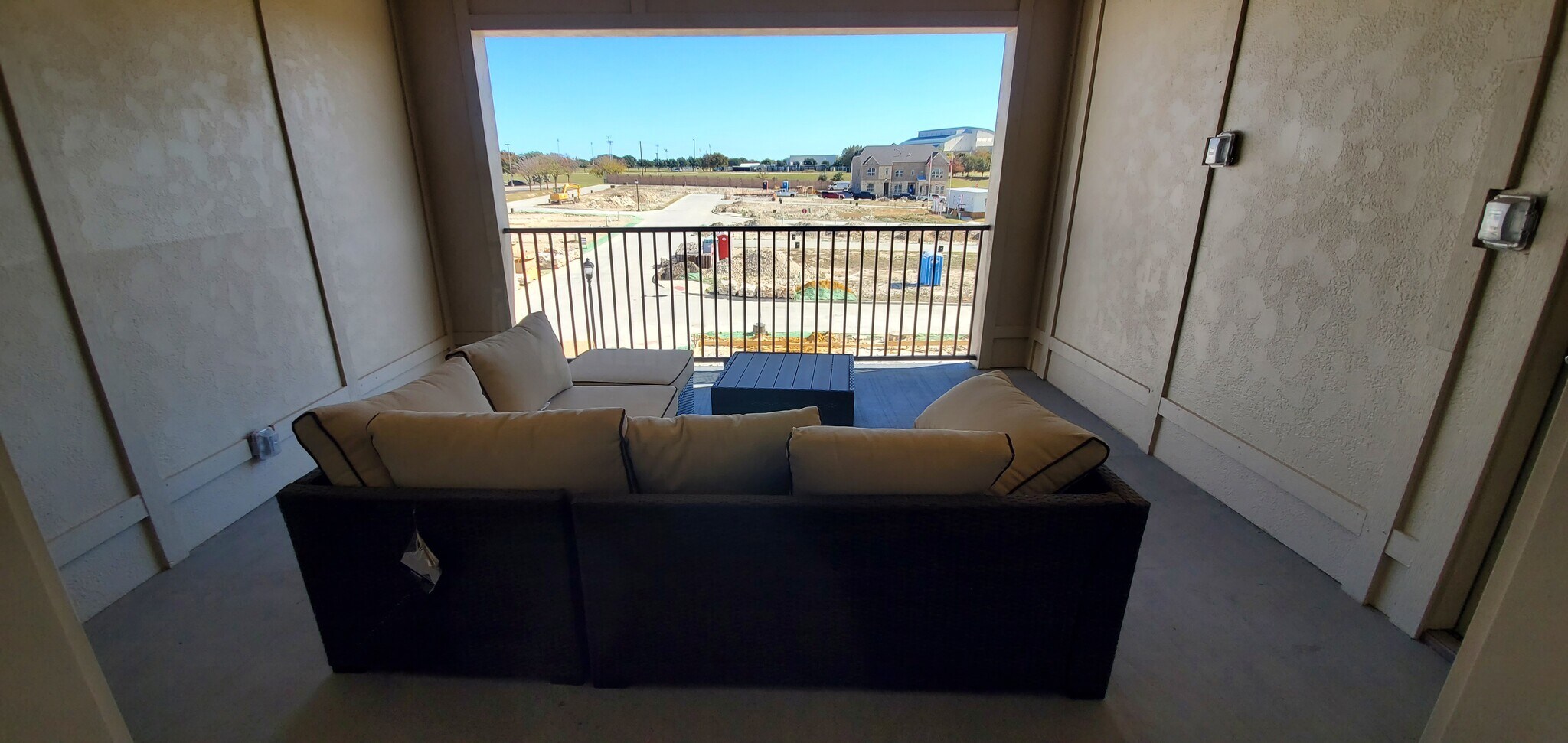 3rd floor - balcony - 4428 Dexter Ln