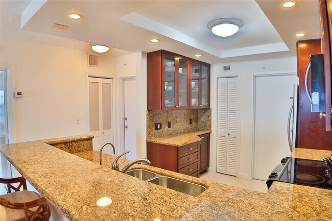 Building Photo - 1500 S Ocean Blvd