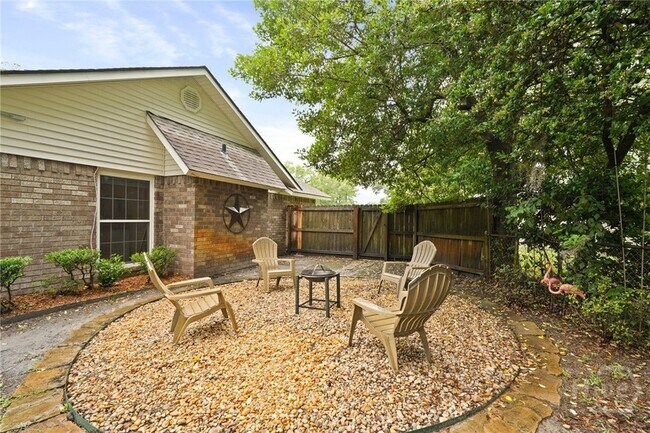 Building Photo - 609 Indigo Cir