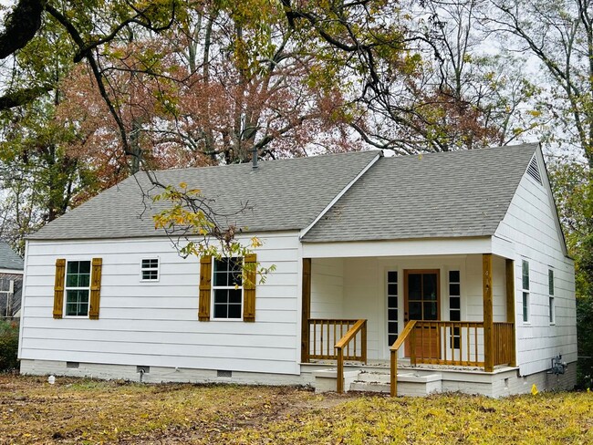 Primary Photo - This 3 bed / 2 bath in Fondren is ready fo...