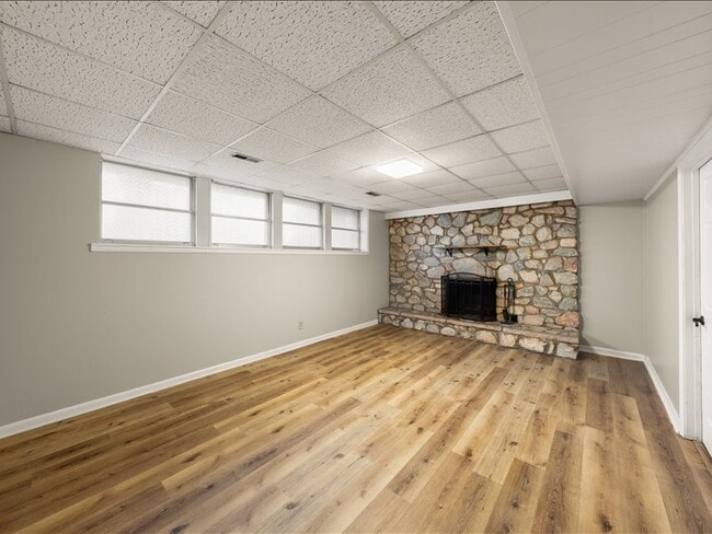 Building Photo - 650 Mize Cir