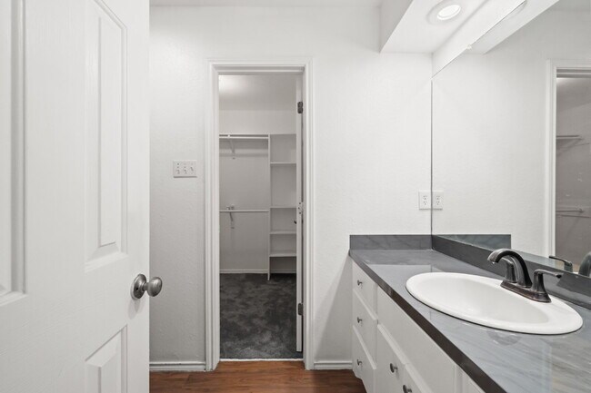 Building Photo - Beautiful 3/2/2 in Frenship ISD