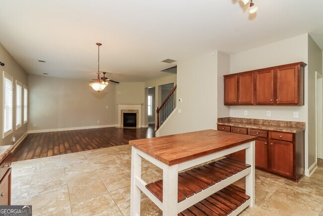 Building Photo - 231 Parkmont Way