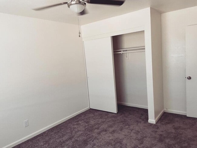 Building Photo - Courtyard II