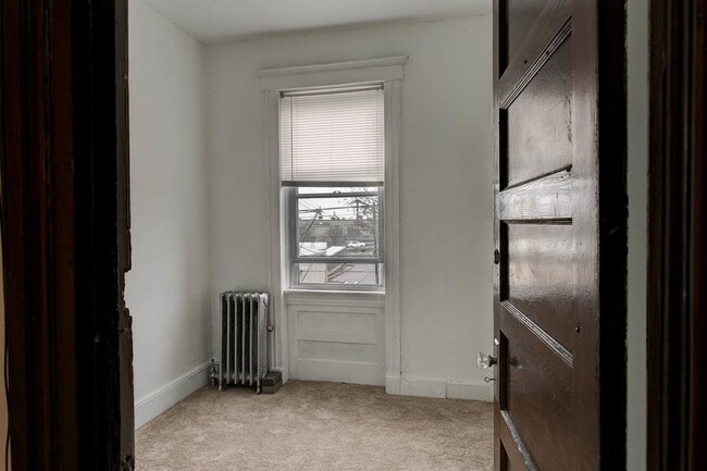 Building Photo - 1115 28th St