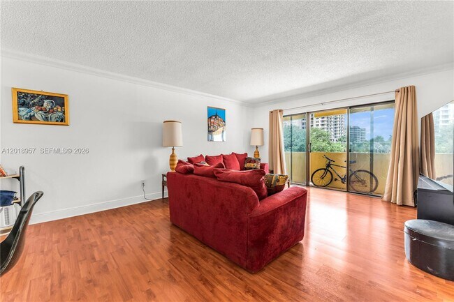 Building Photo - 525 Coral Wy