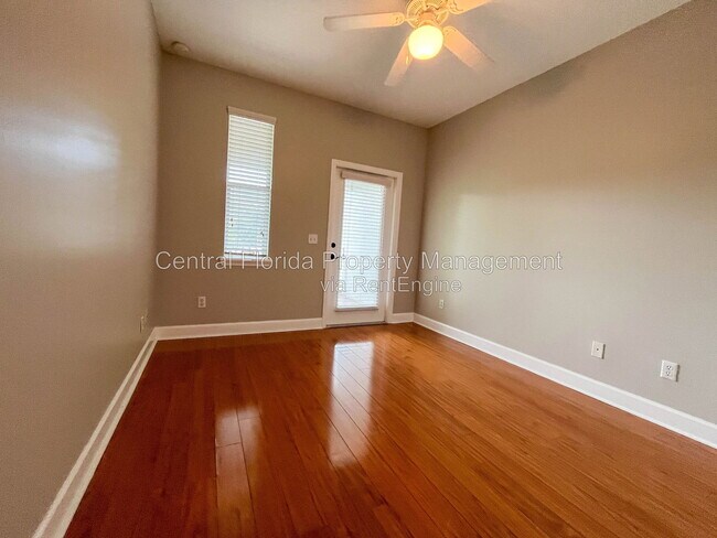 Building Photo - 111 E Steele St