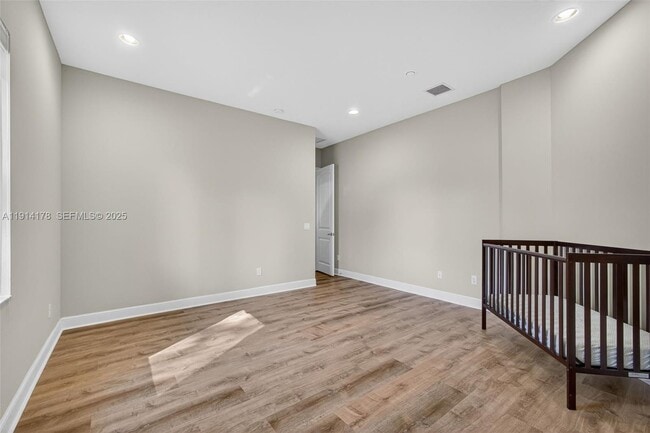 Building Photo - 18369 Mellen Ln