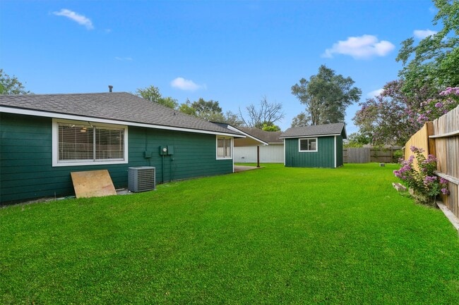 Building Photo - 9323 Goodmeadow Dr