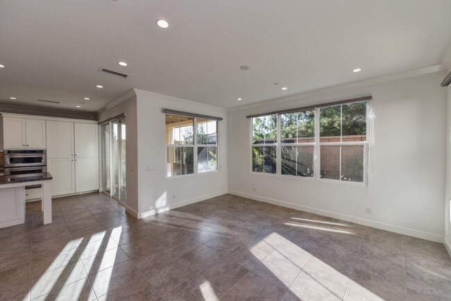 Building Photo - Irvine Single Family house 4bd/3ba Eastwoo...